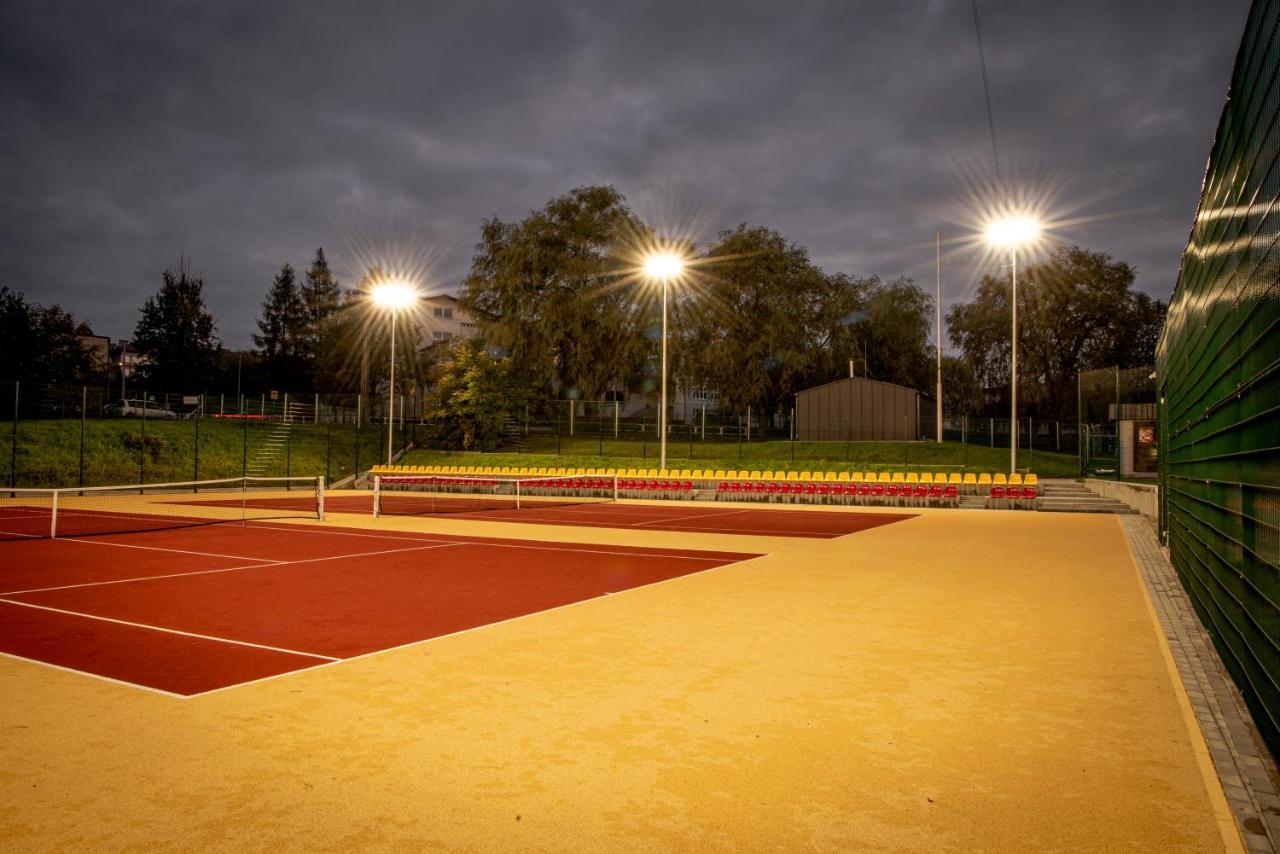 Хостел Pawilon Sportowo Turystyczny Kalwarianka Кальвария-Зебжидовская Экстерьер фото