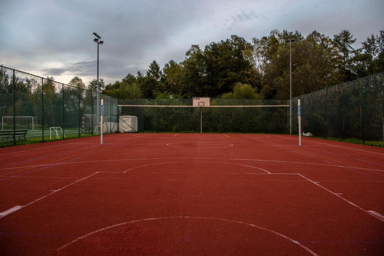 Хостел Pawilon Sportowo Turystyczny Kalwarianka Кальвария-Зебжидовская Экстерьер фото